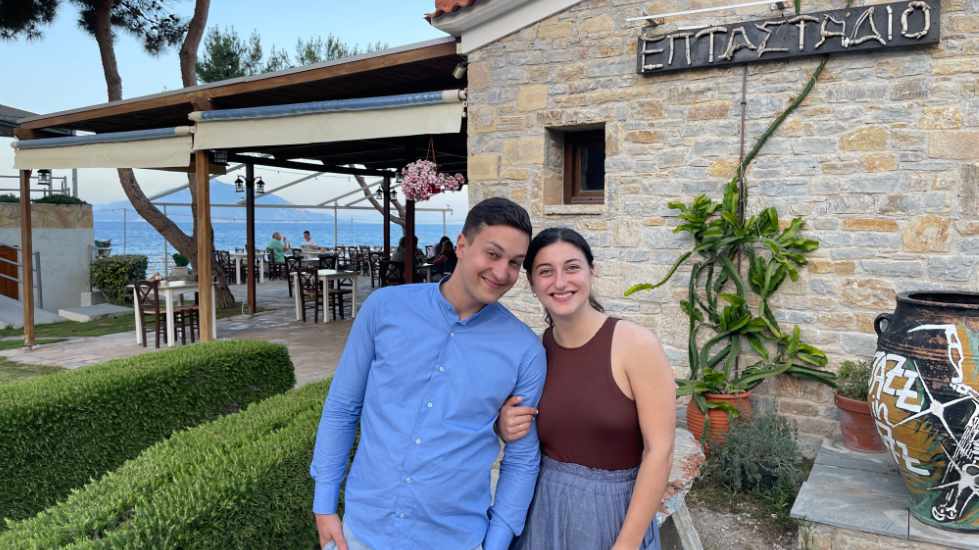 luka-taleporou-and-alexa-simson-restaurant-eptastadio-samos